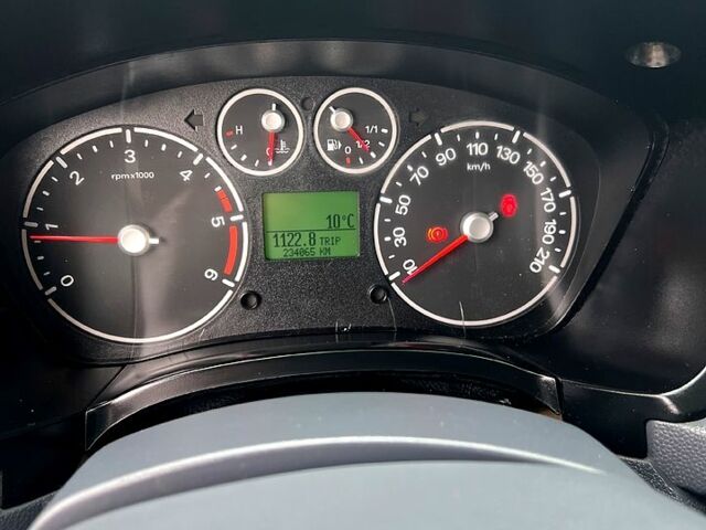 Білий Форд Коннект, об'ємом двигуна 1.8 л та пробігом 234 тис. км за 5300 $, фото 12 на Automoto.ua