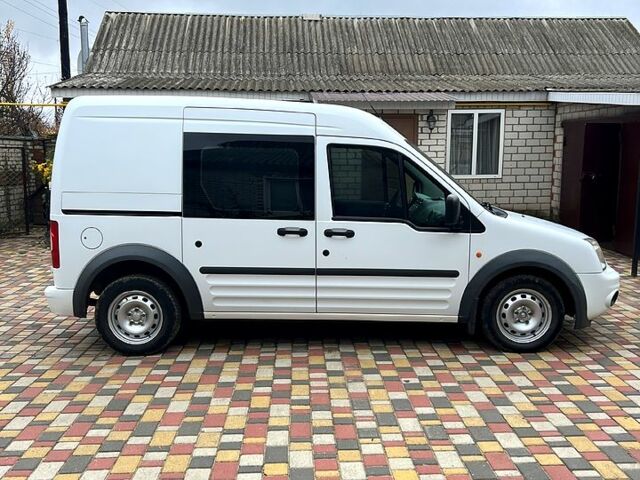 Білий Форд Коннект, об'ємом двигуна 1.8 л та пробігом 234 тис. км за 5300 $, фото 1 на Automoto.ua