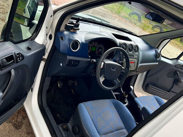 Белый Форд Коннект, объемом двигателя 1.8 л и пробегом 260 тыс. км за 5900 $, фото 11 на Automoto.ua