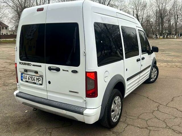 Белый Форд Коннект, объемом двигателя 1.8 л и пробегом 280 тыс. км за 7800 $, фото 2 на Automoto.ua