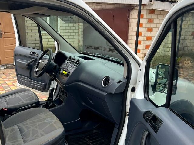 Білий Форд Коннект, об'ємом двигуна 1.8 л та пробігом 234 тис. км за 5300 $, фото 8 на Automoto.ua