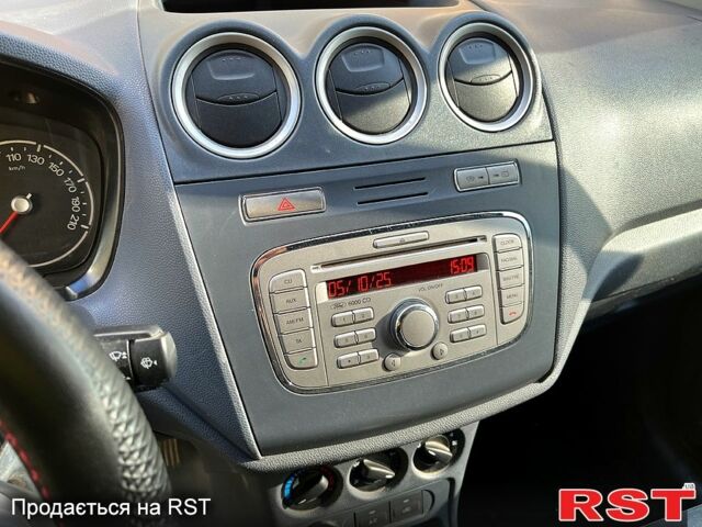 Белый Форд Коннект, объемом двигателя 1.8 л и пробегом 314 тыс. км за 5000 $, фото 10 на Automoto.ua