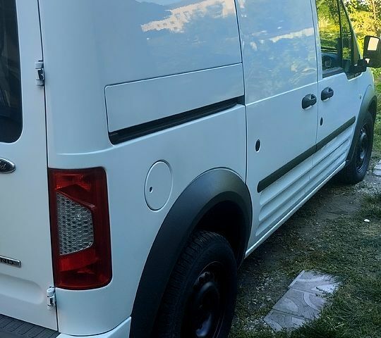 Білий Форд Коннект, об'ємом двигуна 1.8 л та пробігом 184 тис. км за 5000 $, фото 2 на Automoto.ua