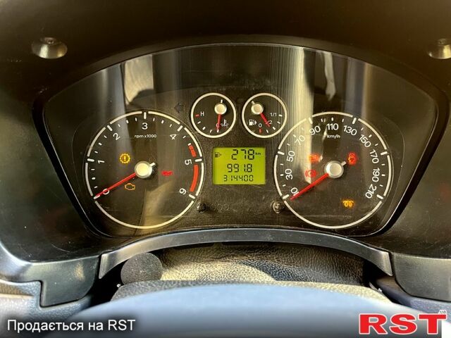 Белый Форд Коннект, объемом двигателя 1.8 л и пробегом 314 тыс. км за 5000 $, фото 8 на Automoto.ua