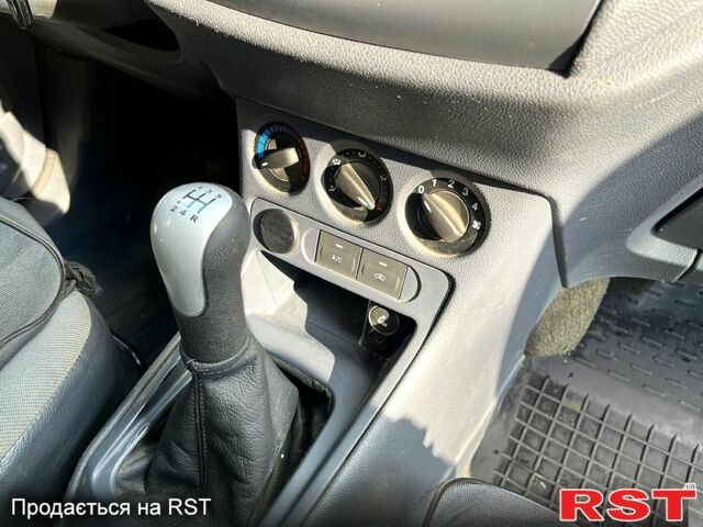 Белый Форд Коннект, объемом двигателя 1.8 л и пробегом 314 тыс. км за 5000 $, фото 7 на Automoto.ua