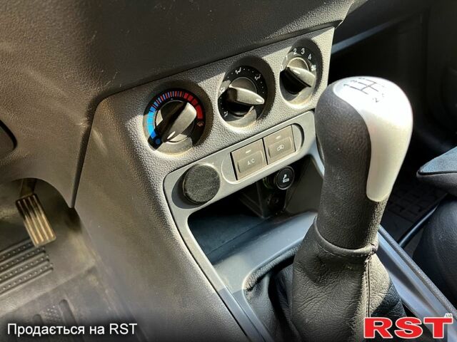 Белый Форд Коннект, объемом двигателя 1.8 л и пробегом 314 тыс. км за 5000 $, фото 9 на Automoto.ua