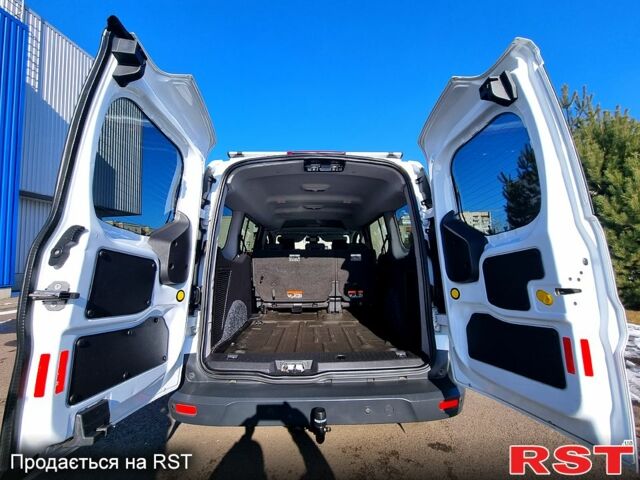Белый Форд Коннект, объемом двигателя 16 л и пробегом 190 тыс. км за 12500 $, фото 12 на Automoto.ua