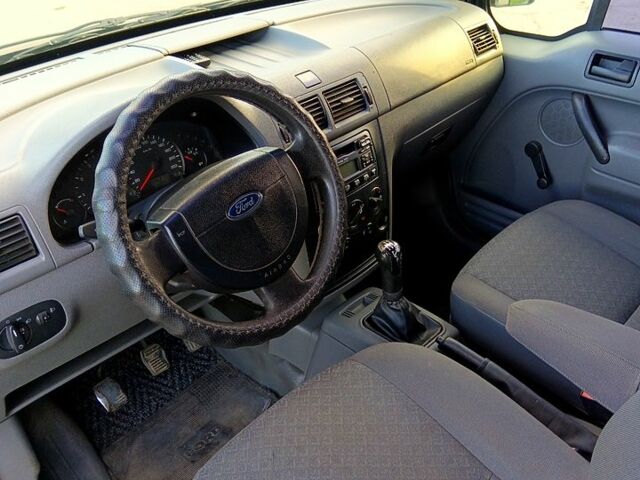 Черный Форд Коннект, объемом двигателя 1.8 л и пробегом 380 тыс. км за 4200 $, фото 6 на Automoto.ua