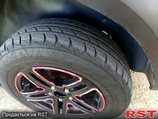 Черный Форд Коннект, объемом двигателя 1.8 л и пробегом 380 тыс. км за 4200 $, фото 8 на Automoto.ua