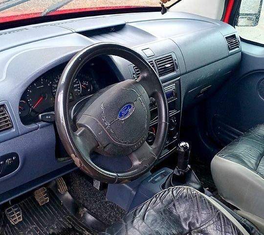 Форд Коннект 2006 в Ставище на Automoto.ua Красный Форд Коннект, объемом двигателя 1.8 л и пробегом 400 тыс. км за 3850 $, фото 3 на Automoto.ua