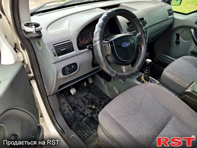 Форд Коннект, объемом двигателя 1.8 л и пробегом 400 тыс. км за 3850 $, фото 3 на Automoto.ua