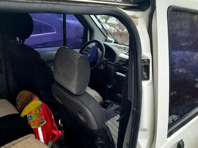 Форд Коннект, объемом двигателя 1.8 л и пробегом 280 тыс. км за 3000 $, фото 2 на Automoto.ua