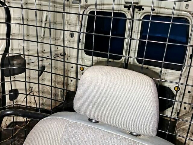 Форд Коннект, объемом двигателя 1.8 л и пробегом 200 тыс. км за 3900 $, фото 4 на Automoto.ua