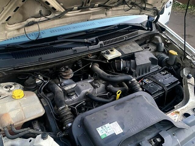 Форд Коннект, объемом двигателя 18 л и пробегом 0 тыс. км за 4000 $, фото 11 на Automoto.ua