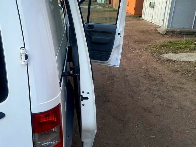 Форд Коннект, объемом двигателя 18 л и пробегом 0 тыс. км за 4000 $, фото 10 на Automoto.ua