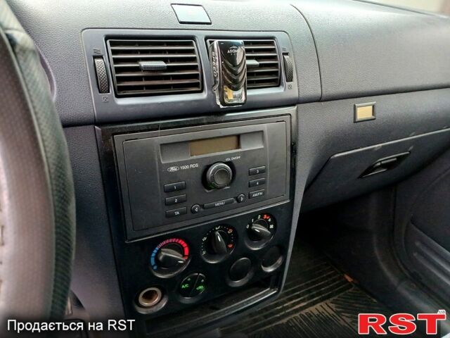 Форд Коннект, об'ємом двигуна 1.8 л та пробігом 250 тис. км за 4500 $, фото 9 на Automoto.ua