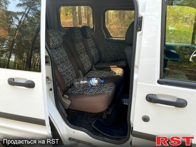 Форд Коннект, объемом двигателя 1.8 л и пробегом 271 тыс. км за 5500 $, фото 2 на Automoto.ua