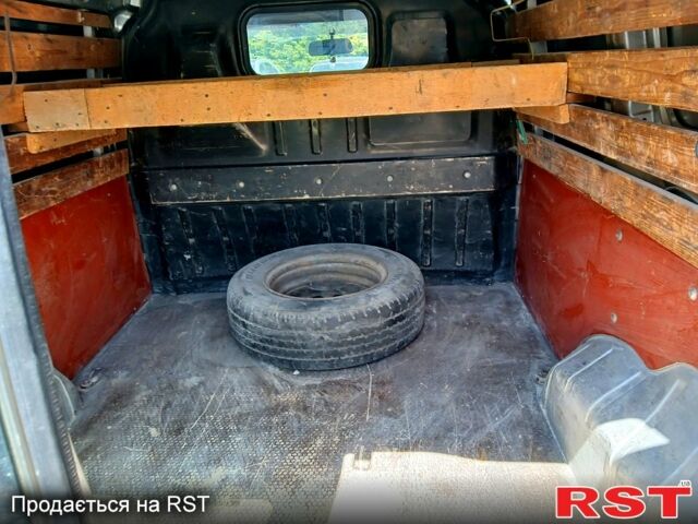 Серый Форд Коннект, объемом двигателя 1.8 л и пробегом 211 тыс. км за 3800 $, фото 6 на Automoto.ua