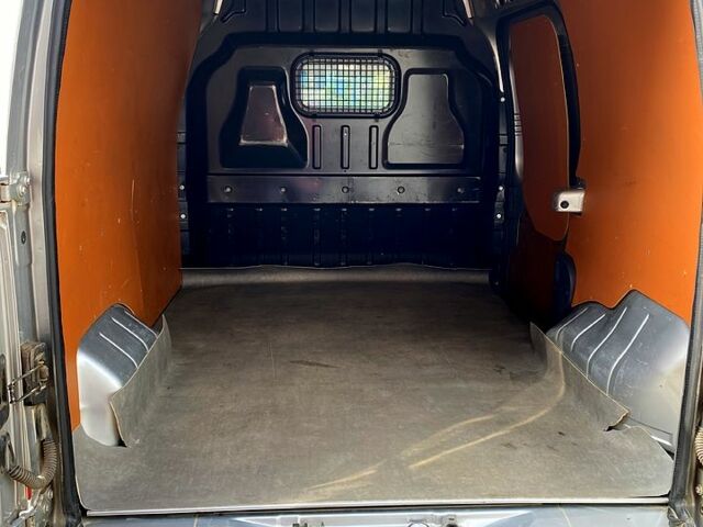 Серый Форд Коннект, объемом двигателя 1.8 л и пробегом 176 тыс. км за 6000 $, фото 12 на Automoto.ua