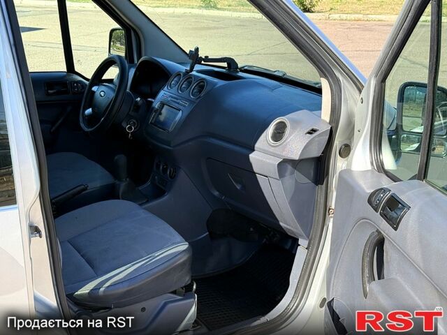 Серый Форд Коннект, объемом двигателя 1.8 л и пробегом 324 тыс. км за 5700 $, фото 5 на Automoto.ua