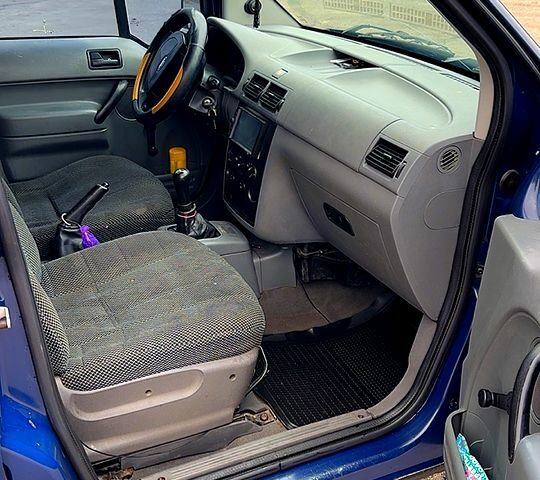 Синий Форд Коннект, объемом двигателя 1.8 л и пробегом 485 тыс. км за 3950 $, фото 6 на Automoto.ua