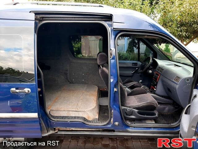 Синий Форд Коннект, объемом двигателя 1.8 л и пробегом 390 тыс. км за 4000 $, фото 12 на Automoto.ua