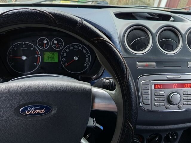 Серый Форд Контур, объемом двигателя 1 л и пробегом 272 тыс. км за 5999 $, фото 3 на Automoto.ua