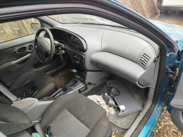 Синий Форд Контур, объемом двигателя 2 л и пробегом 296 тыс. км за 700 $, фото 7 на Automoto.ua