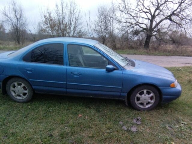 Зеленый Форд Контур, объемом двигателя 2 л и пробегом 240 тыс. км за 1300 $, фото 4 на Automoto.ua