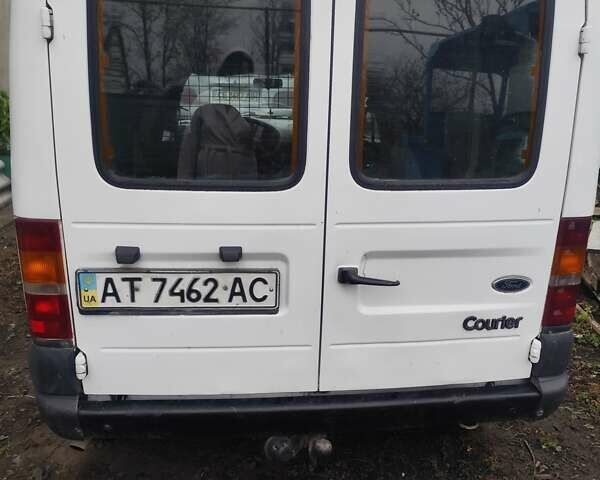 Білий Форд Кур'єр, об'ємом двигуна 1.8 л та пробігом 150 тис. км за 1500 $, фото 4 на Automoto.ua
