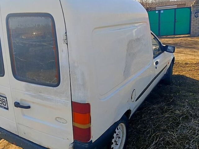 Белый Форд Курьер, объемом двигателя 1.4 л и пробегом 300 тыс. км за 300 $, фото 4 на Automoto.ua