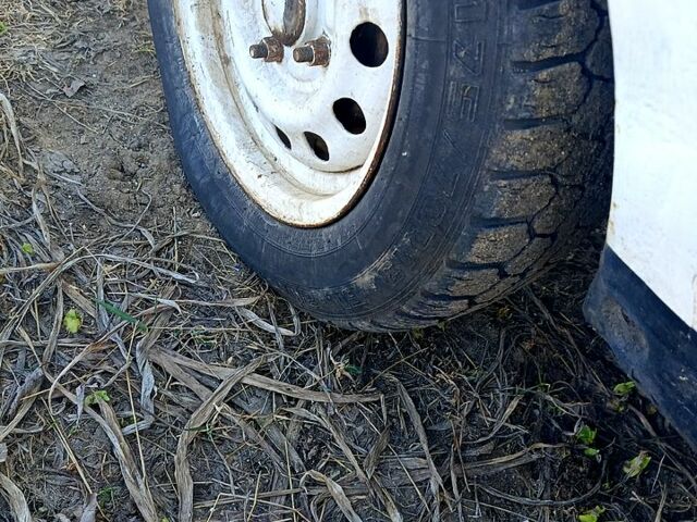 Белый Форд Курьер, объемом двигателя 1.4 л и пробегом 300 тыс. км за 300 $, фото 11 на Automoto.ua