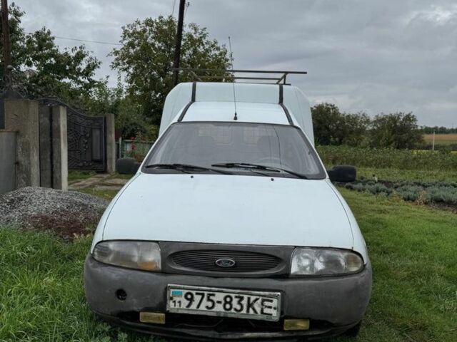 Белый Форд Курьер, объемом двигателя 1.8 л и пробегом 200 тыс. км за 650 $, фото 1 на Automoto.ua
