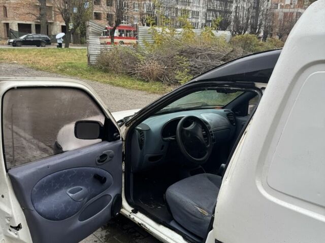 Білий Форд Кур'єр, об'ємом двигуна 1.8 л та пробігом 193 тис. км за 643 $, фото 6 на Automoto.ua