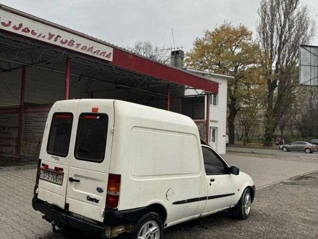 Білий Форд Кур'єр, об'ємом двигуна 1.8 л та пробігом 193 тис. км за 643 $, фото 3 на Automoto.ua