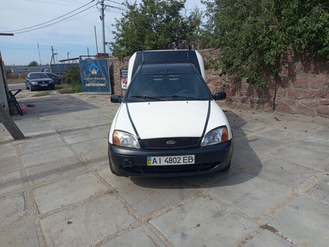 Білий Форд Кур'єр, об'ємом двигуна 1.8 л та пробігом 234 тис. км за 850 $, фото 2 на Automoto.ua