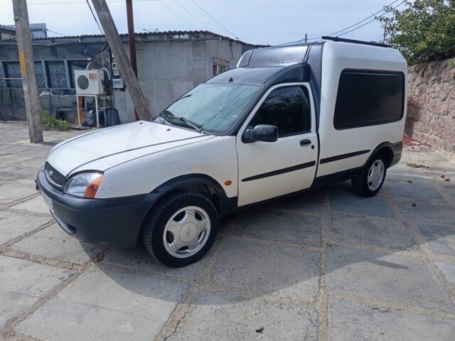 Білий Форд Кур'єр, об'ємом двигуна 1.8 л та пробігом 234 тис. км за 850 $, фото 1 на Automoto.ua