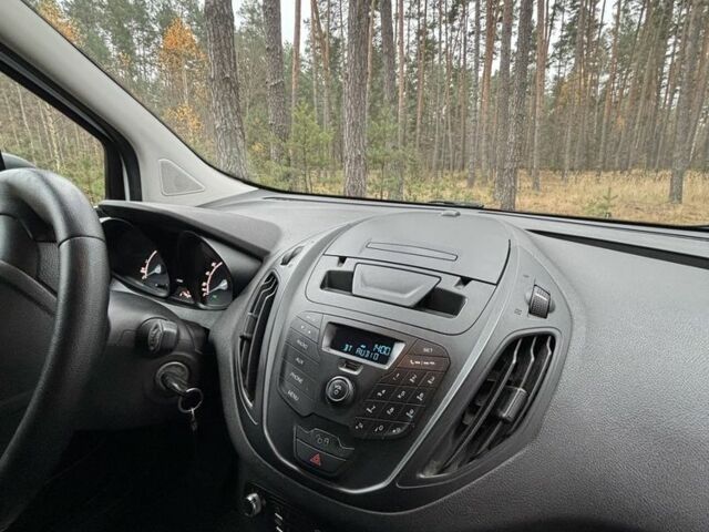 Білий Форд Кур'єр, об'ємом двигуна 1.5 л та пробігом 3 тис. км за 7500 $, фото 6 на Automoto.ua