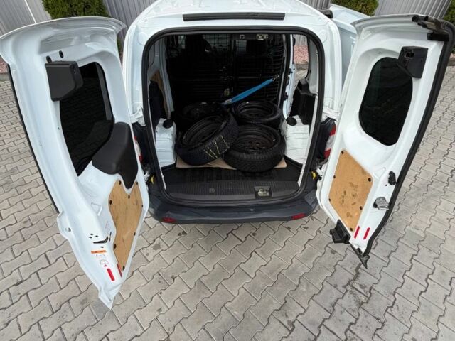 Форд Курьер 2016 в Одессе на Automoto.ua Белый Форд Курьер, объемом двигателя 1.5 л и пробегом 260 тыс. км за 7400 $, фото 4 на Automoto.ua