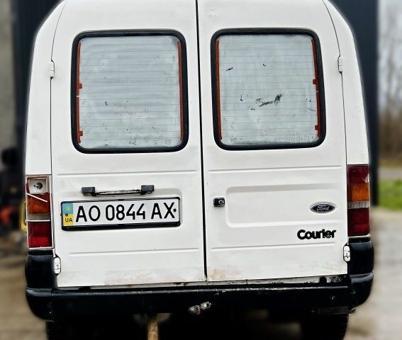 Белый Форд Курьер, объемом двигателя 0 л и пробегом 340 тыс. км за 850 $, фото 4 на Automoto.ua