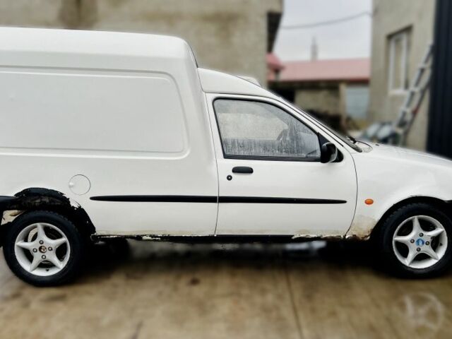 Белый Форд Курьер, объемом двигателя 0 л и пробегом 340 тыс. км за 850 $, фото 2 на Automoto.ua