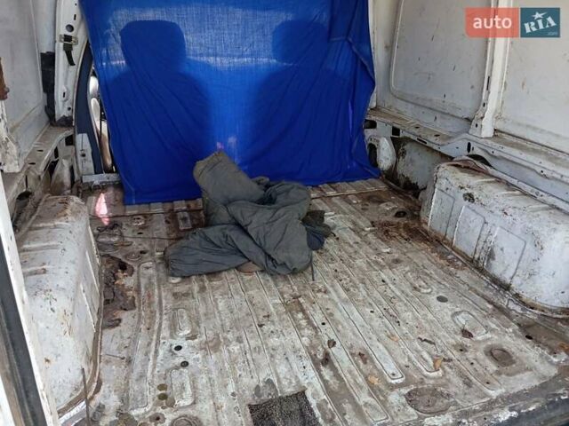 Білий Форд Кур'єр, об'ємом двигуна 1.8 л та пробігом 301 тис. км за 400 $, фото 4 на Automoto.ua