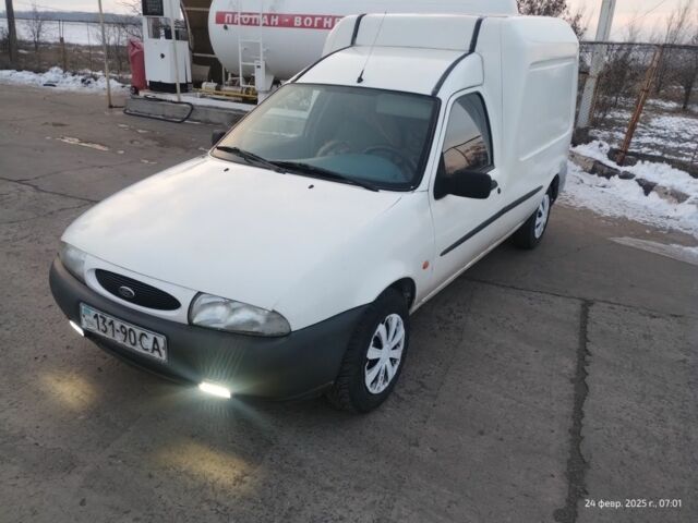 Белый Форд Курьер, объемом двигателя 1.3 л и пробегом 115 тыс. км за 1388 $, фото 10 на Automoto.ua