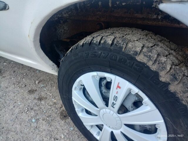 Белый Форд Курьер, объемом двигателя 1.3 л и пробегом 115 тыс. км за 1388 $, фото 9 на Automoto.ua