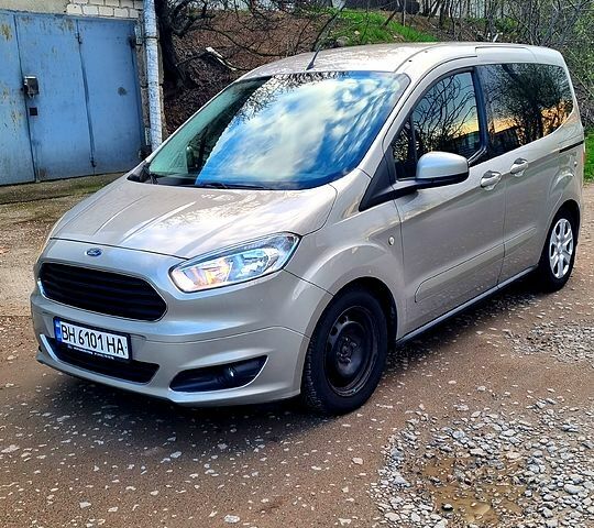 Бежевий Форд Кур'єр, об'ємом двигуна 1.5 л та пробігом 150 тис. км за 9500 $, фото 1 на Automoto.ua