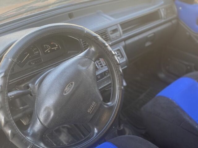 Червоний Форд Кур'єр, об'ємом двигуна 1.6 л та пробігом 57 тис. км за 1100 $, фото 7 на Automoto.ua