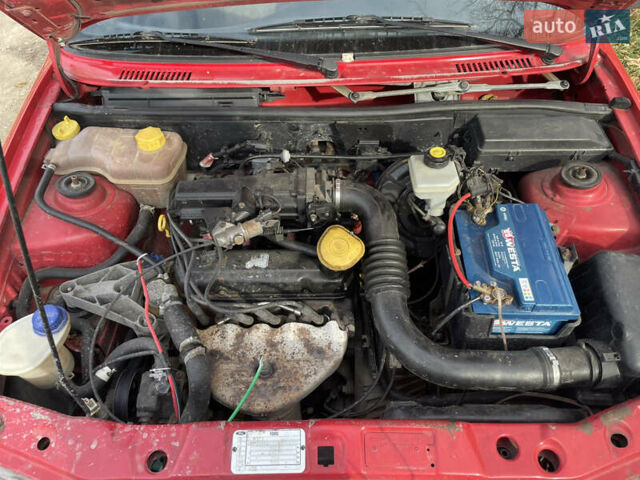 Червоний Форд Кур'єр, об'ємом двигуна 1.3 л та пробігом 250 тис. км за 1200 $, фото 5 на Automoto.ua