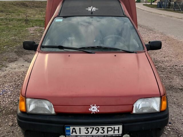 Червоний Форд Кур'єр, об'ємом двигуна 1.8 л та пробігом 250 тис. км за 1100 $, фото 5 на Automoto.ua
