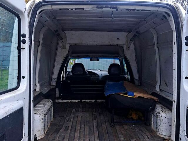 Форд Курьер, объемом двигателя 1.8 л и пробегом 0 тыс. км за 800 $, фото 3 на Automoto.ua