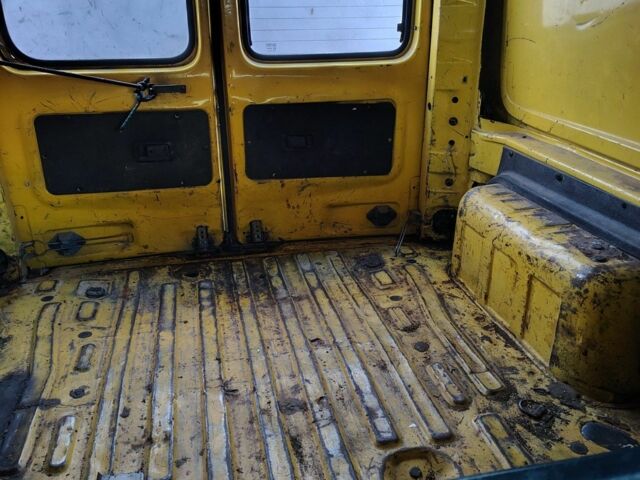 Жовтий Форд Кур'єр, об'ємом двигуна 0 л та пробігом 300 тис. км за 521 $, фото 6 на Automoto.ua